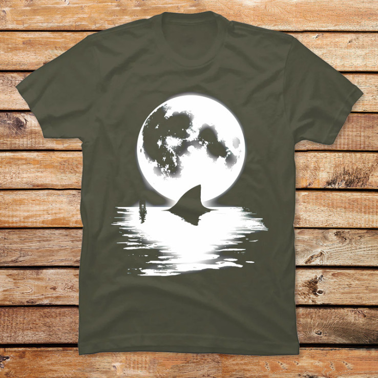 Shark full Moon